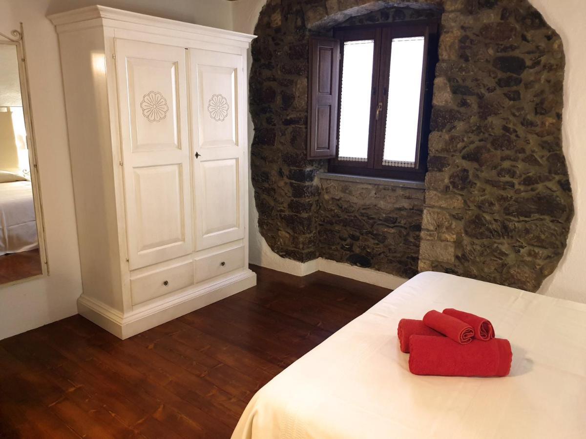 The Templars Guesthouse Santu Lussurgiu Eksteriør billede