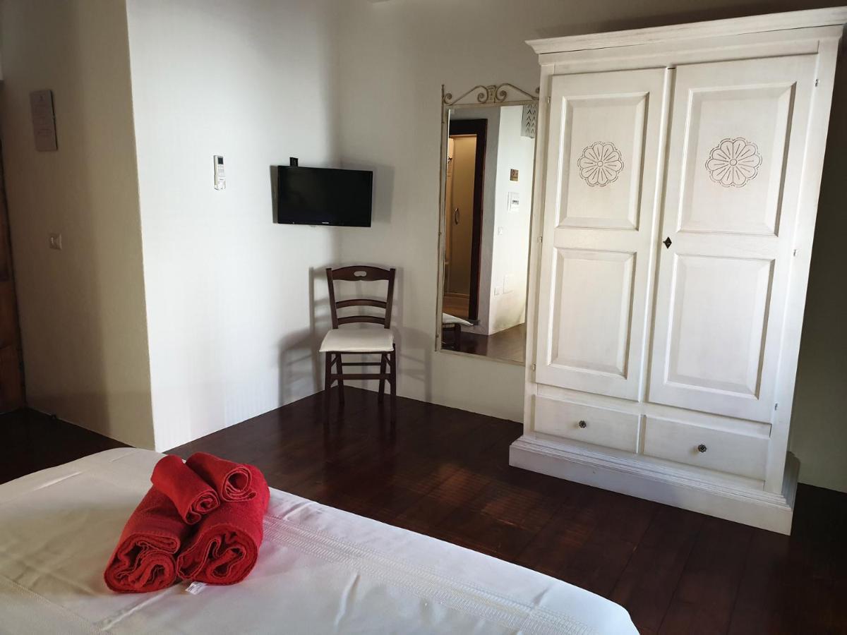 The Templars Guesthouse Santu Lussurgiu Eksteriør billede