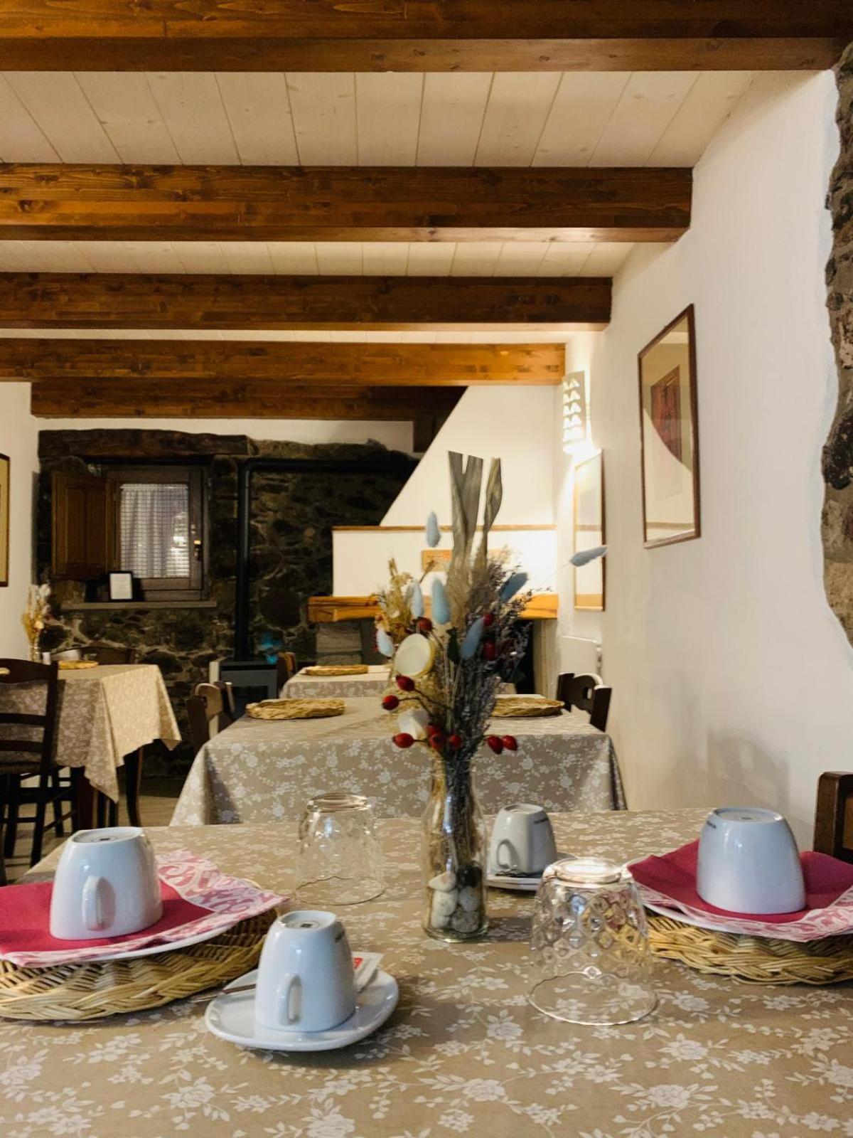 The Templars Guesthouse Santu Lussurgiu Eksteriør billede