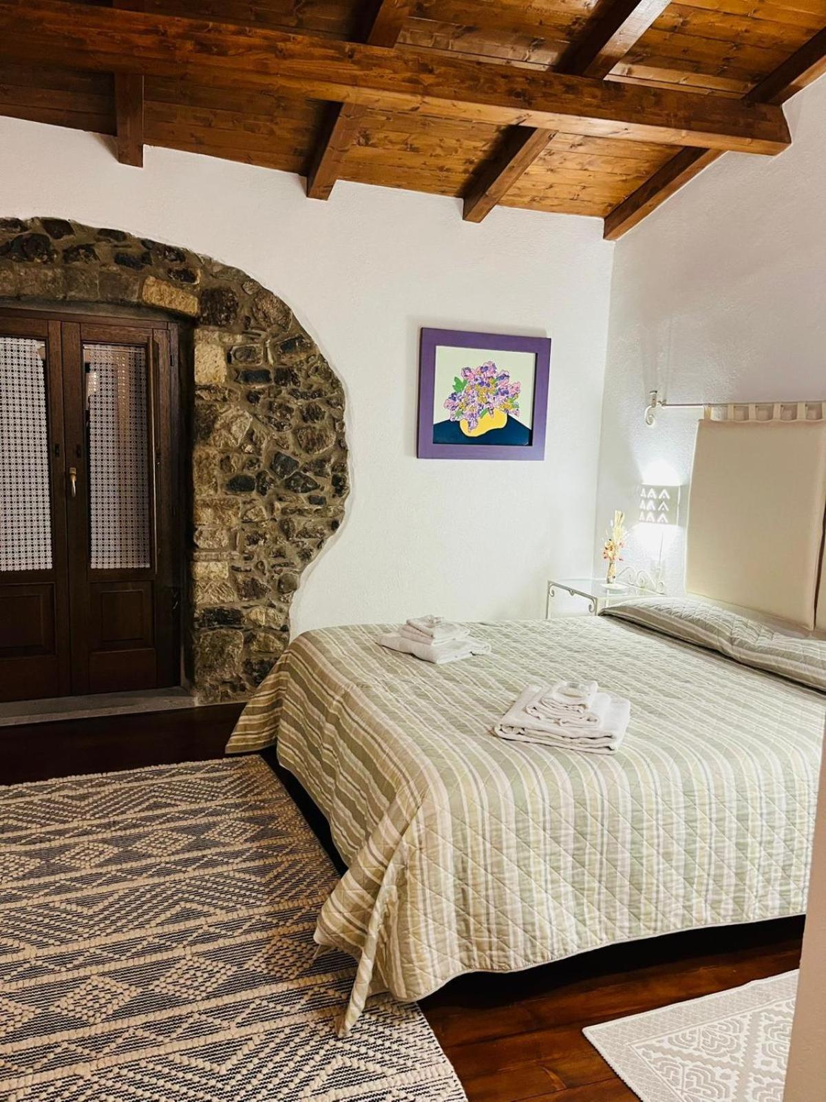 The Templars Guesthouse Santu Lussurgiu Eksteriør billede